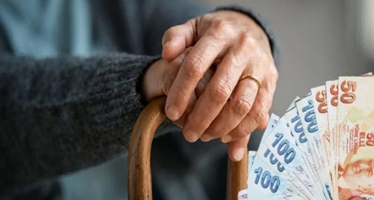 Emekliler için bayram ikramiyesi ödenmeye başladı