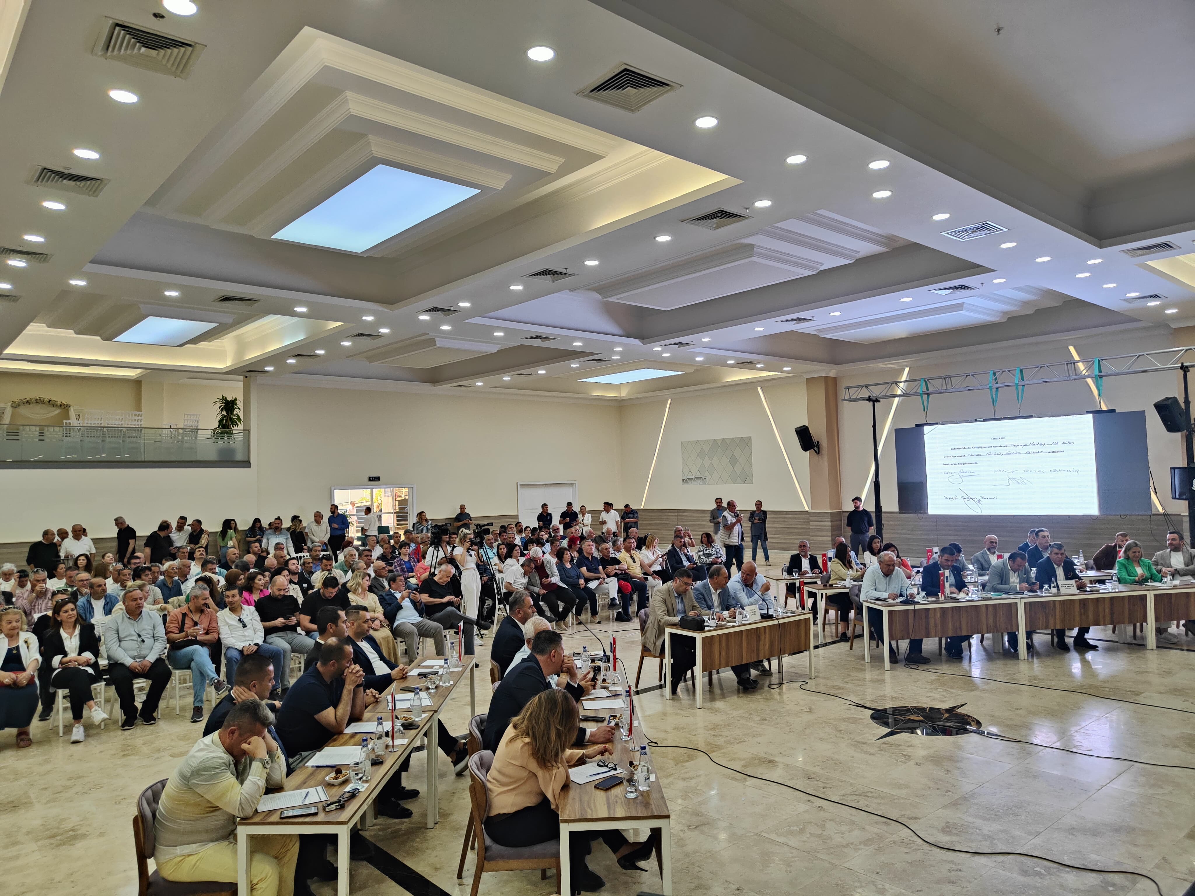 Kuşadası Belediye Meclisi’nin yeni görev dağılımı belli oldu