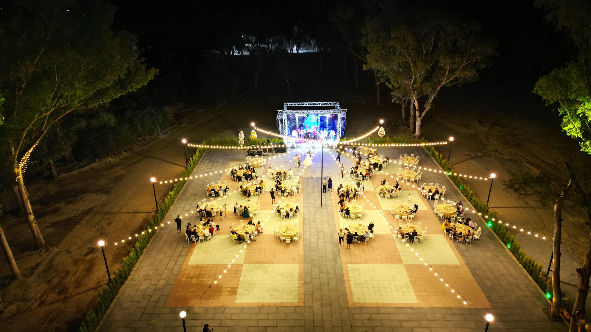 Kuşadası Belediyesi bünyesinde kır düğün bahçesi açıldı