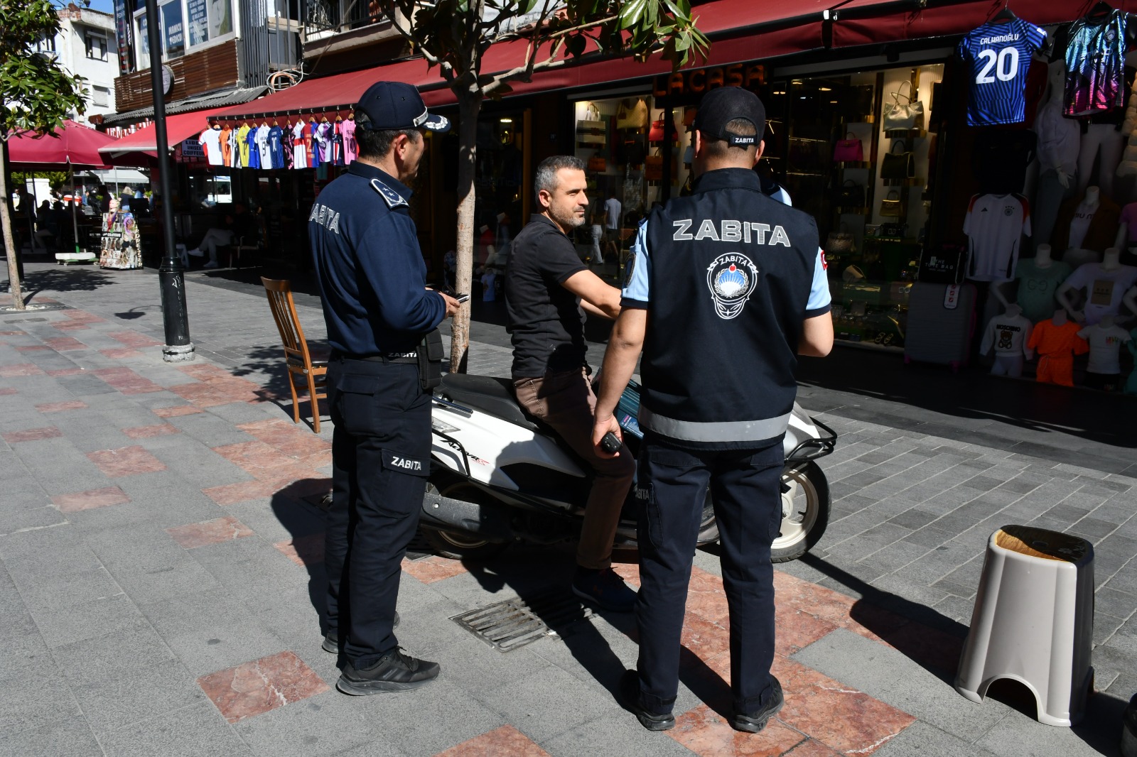 Zabıta ekiplerinden motosiklet sürücülerine denetim