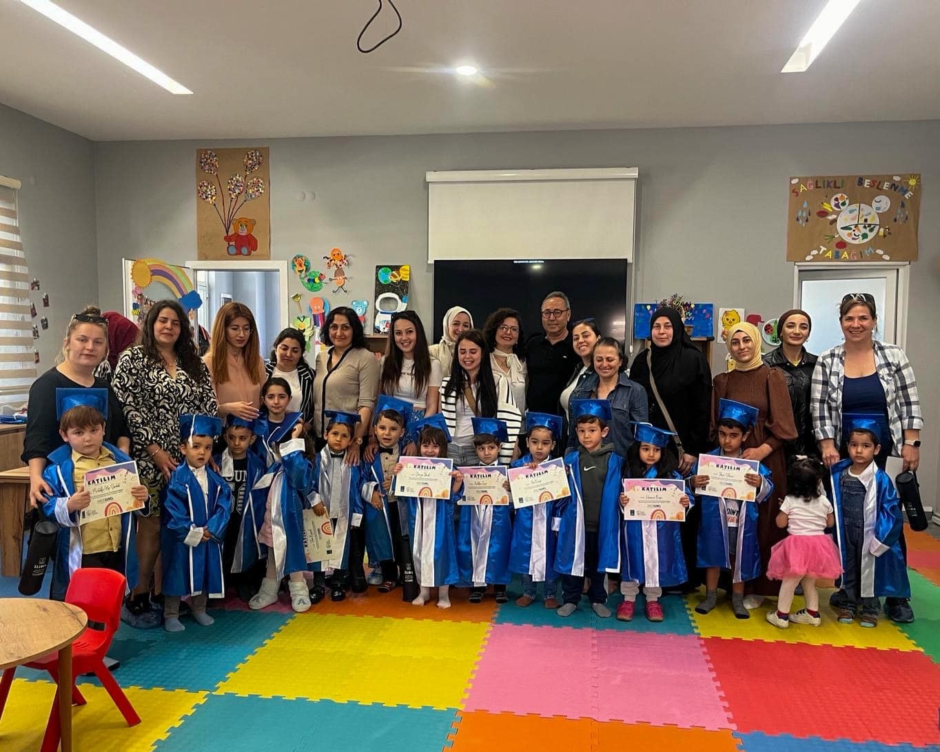 Anne Baba Çocuk Merkezi’nde eğitim programları devam ediyor