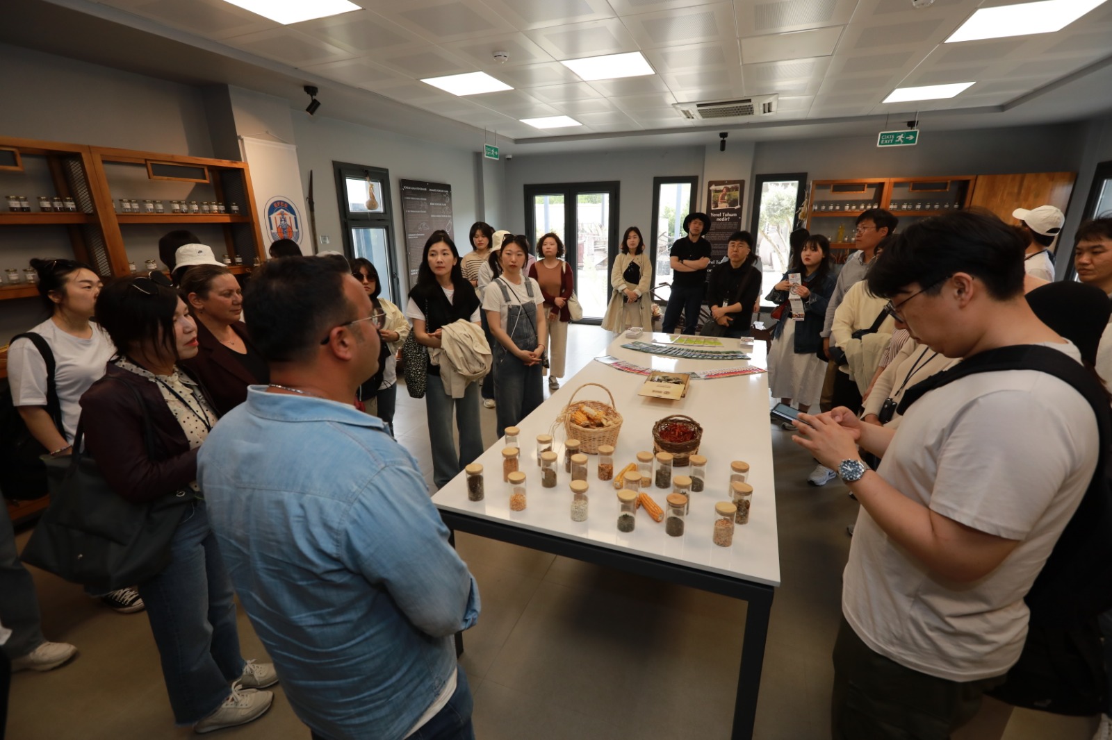 Efes Tarlası Yaşam Köyü dünyaya açılmaya devam ediyor