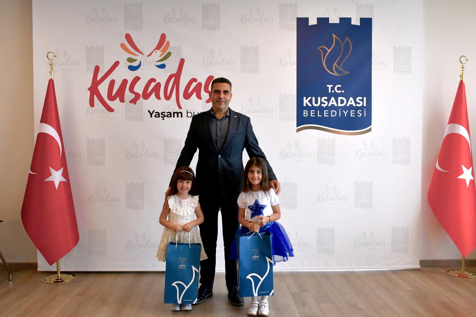 23 Nisan'da makam çocukların!