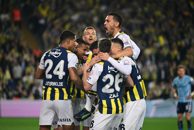 Sivasspor - Fenerbahçe maçına saatler kaldı.