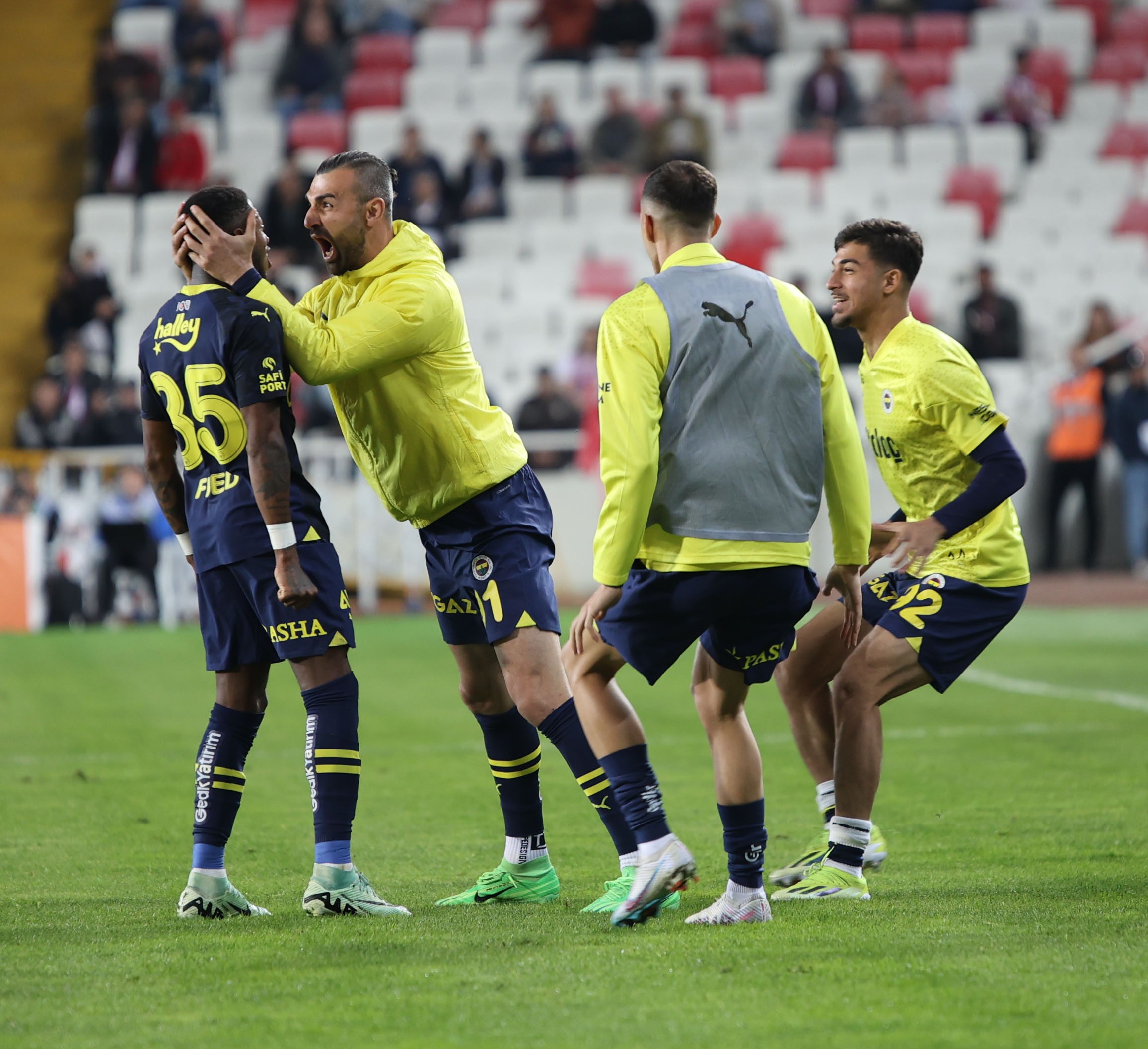 Fenerbahçe kritik maçta 2 puan kaybetti