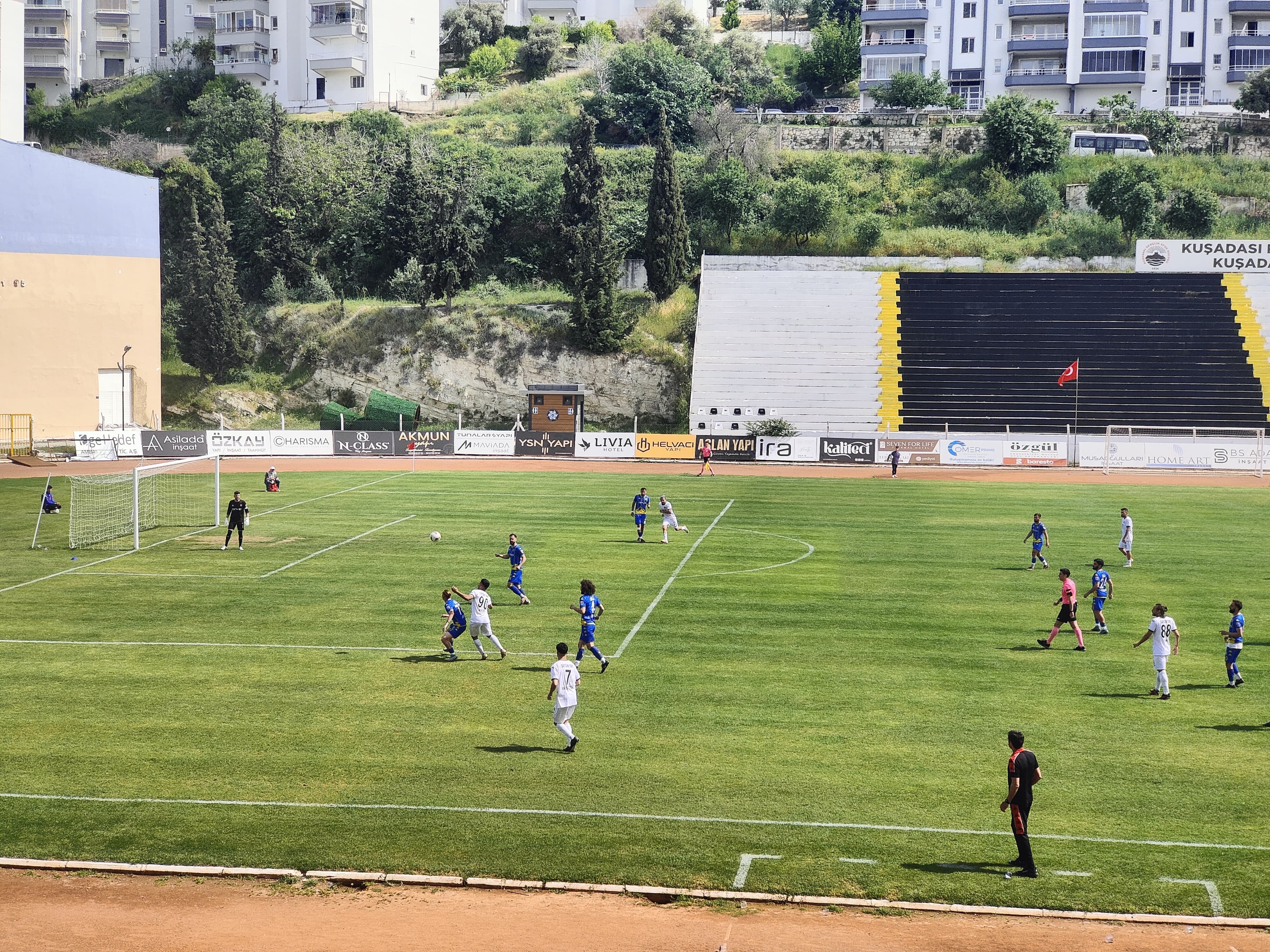 Kuşadasıspor evinde son dakika golüyle galibiyeti buldu