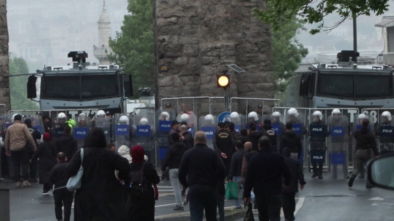 1 Mayıs hareketliliği! Beşiktaş'a yürümek isteyen gruba polis müdahale etti