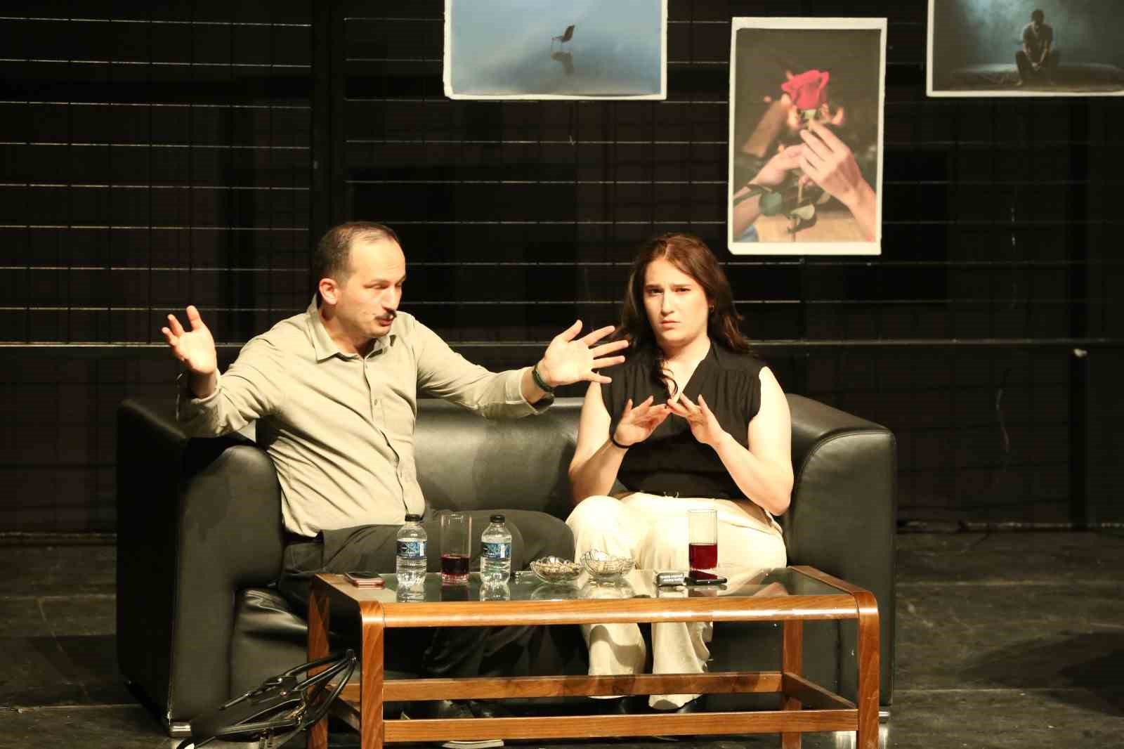 13. Tiyatro Festivali başladı