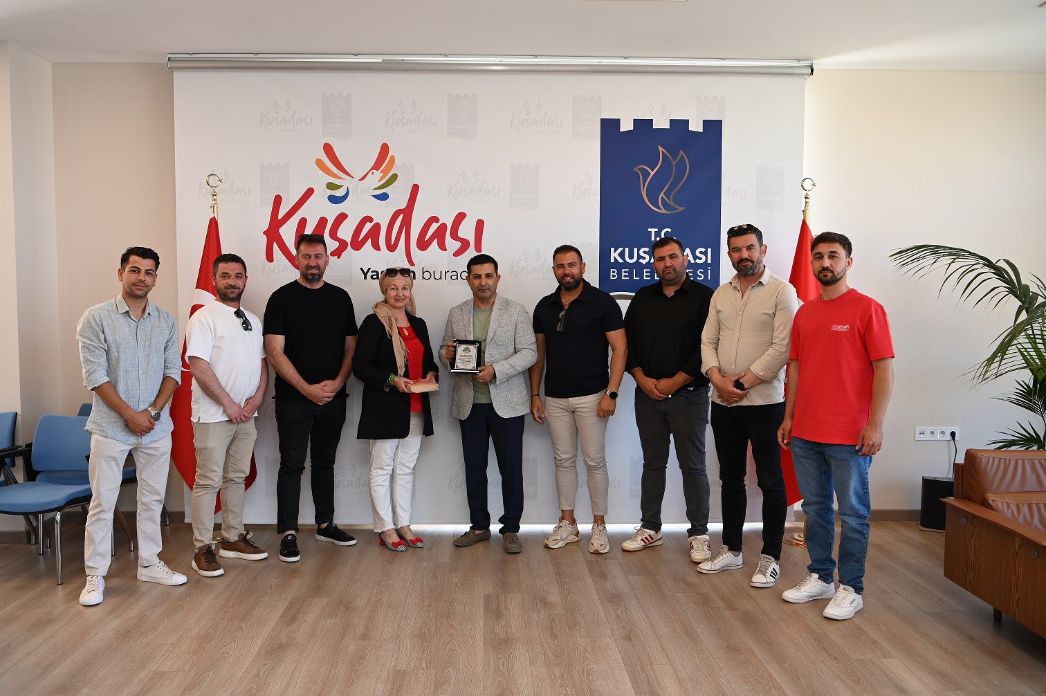 Güzelçamlılılar Derneği Başkan Ömer Günel’i ziyaret etti