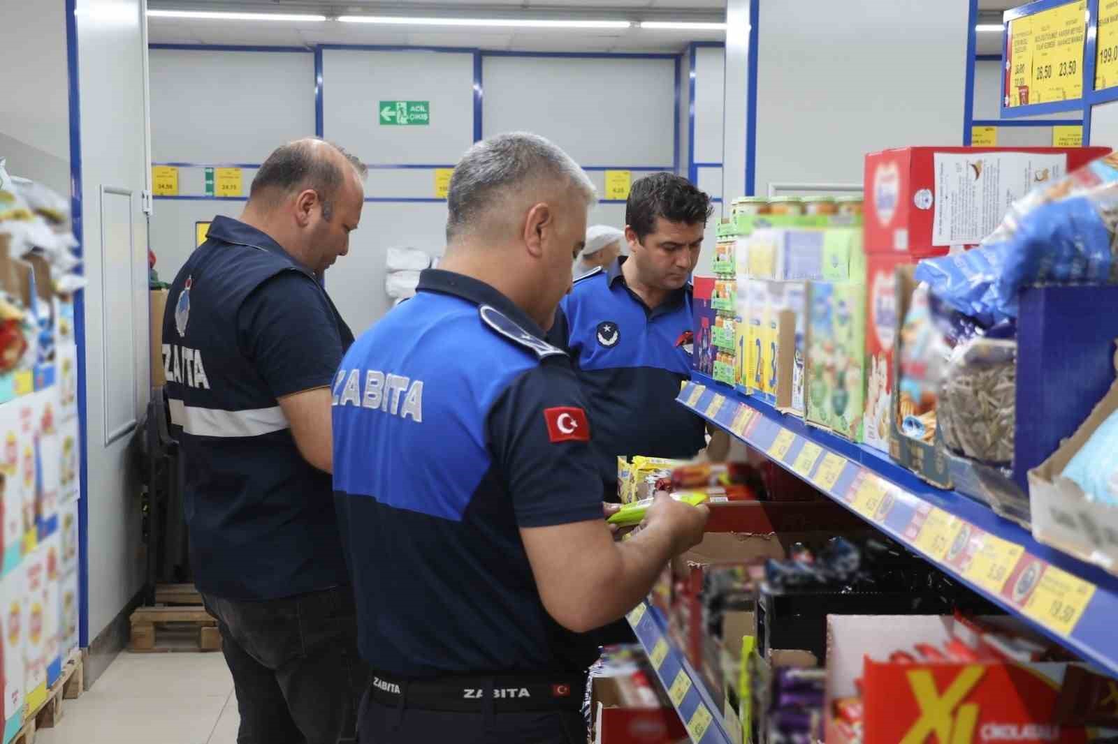 Koçarlı Belediyesi zabıta ekipleri market denetimi gerçekleştirdi