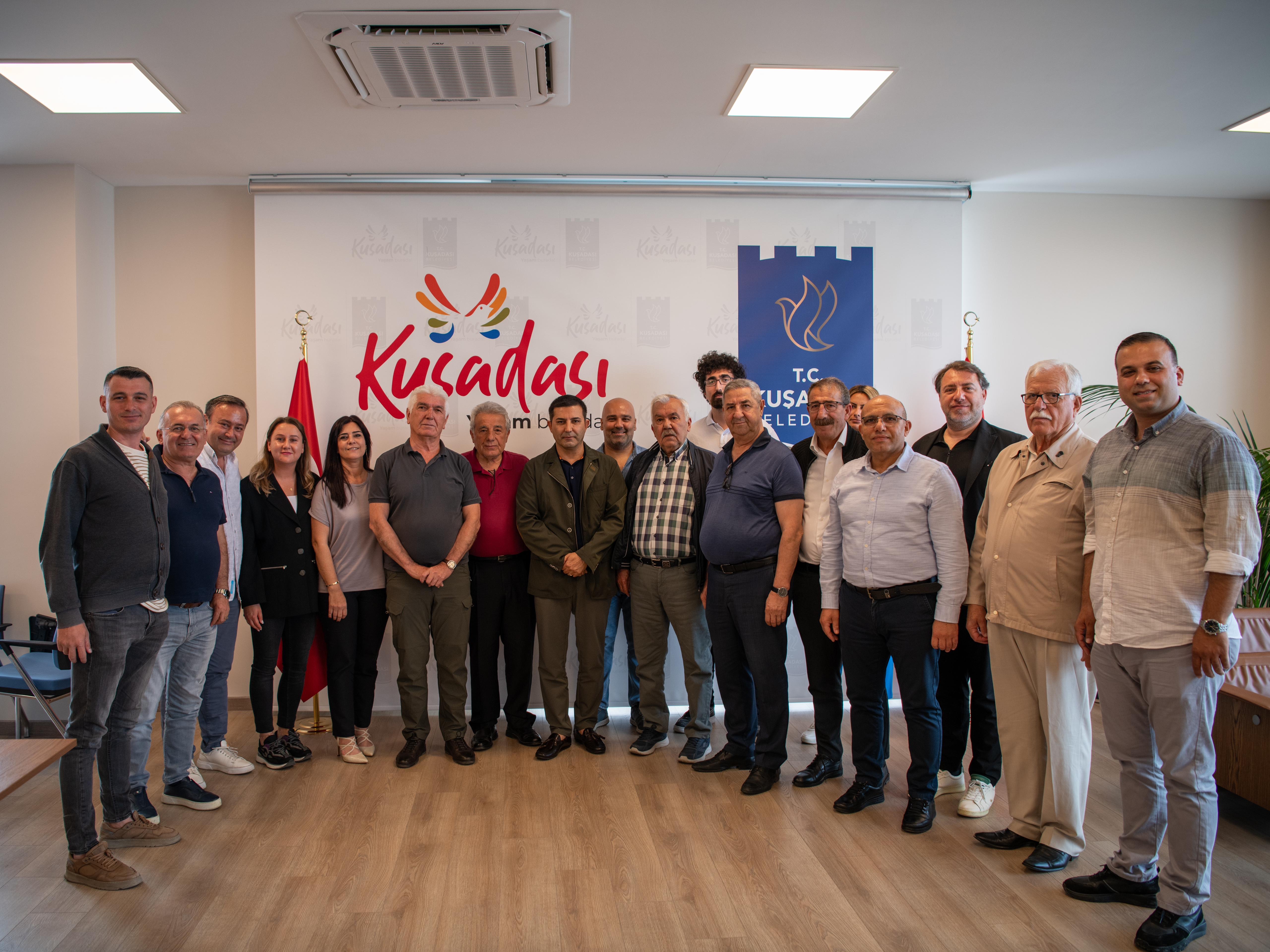 CHP Kuşadası İlçe Örgütü’nden Başkan Ömer Günel’e tam destek