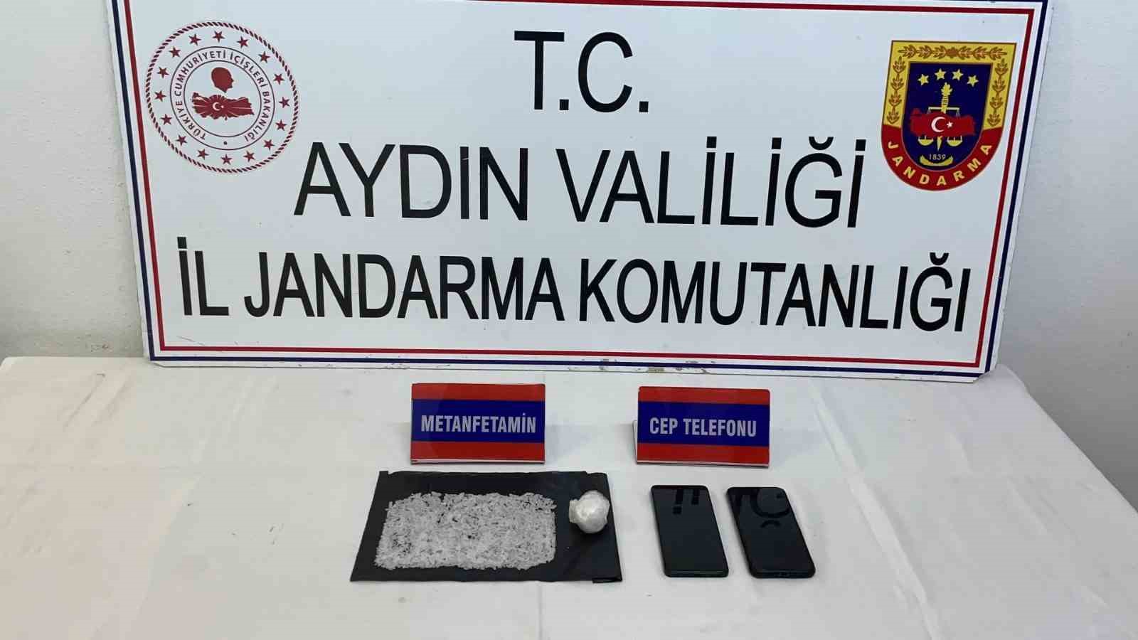 İzmir’den Aydın’a uyuşturucu sevkiyatı yapacaklardı, yakalandılar