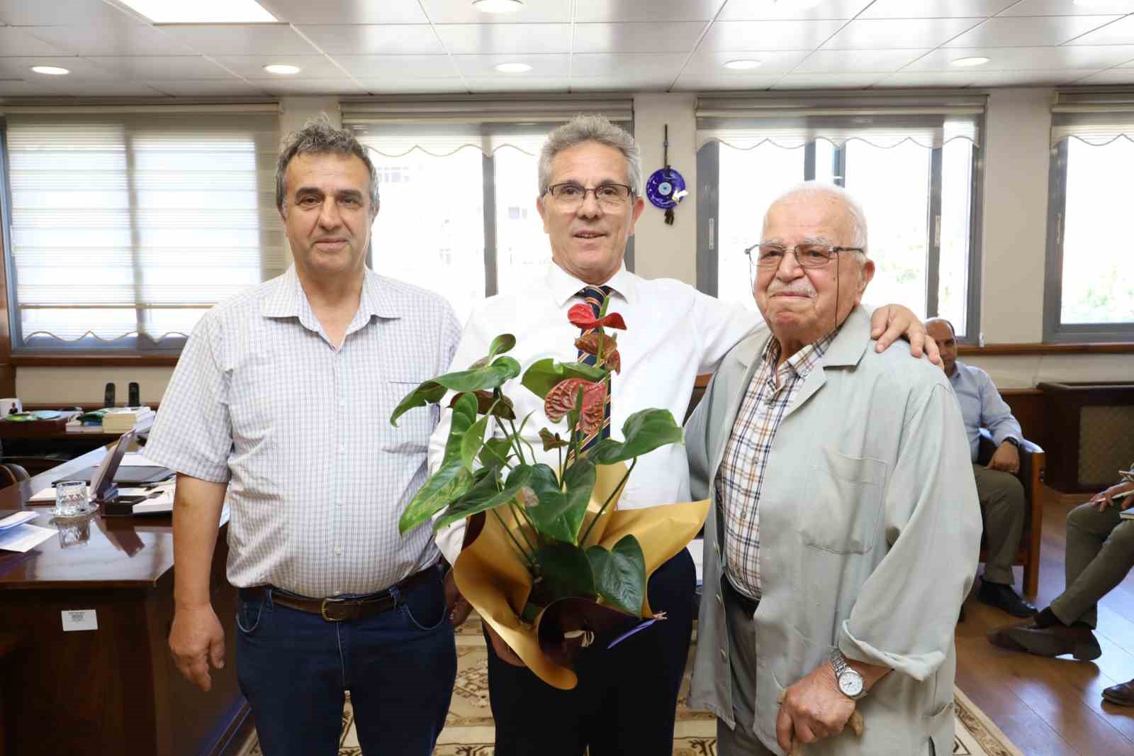 Başkan Tetik, Halk Günü’nde vatandaşın sorunlarını dinledi