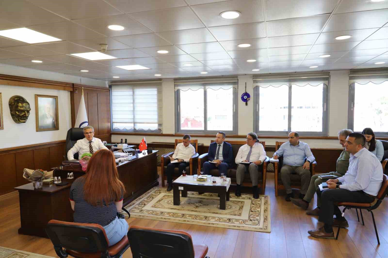 Başkan Tetik, Halk Günü’nde vatandaşın sorunlarını dinledi