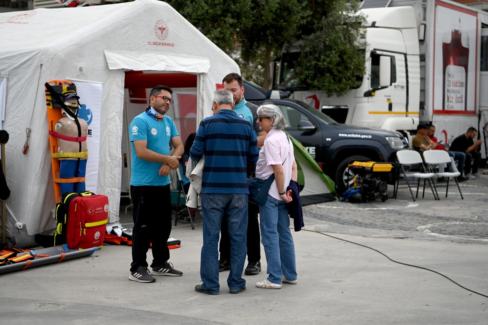 Kuşadası’nda sokakta sağlık hizmeti