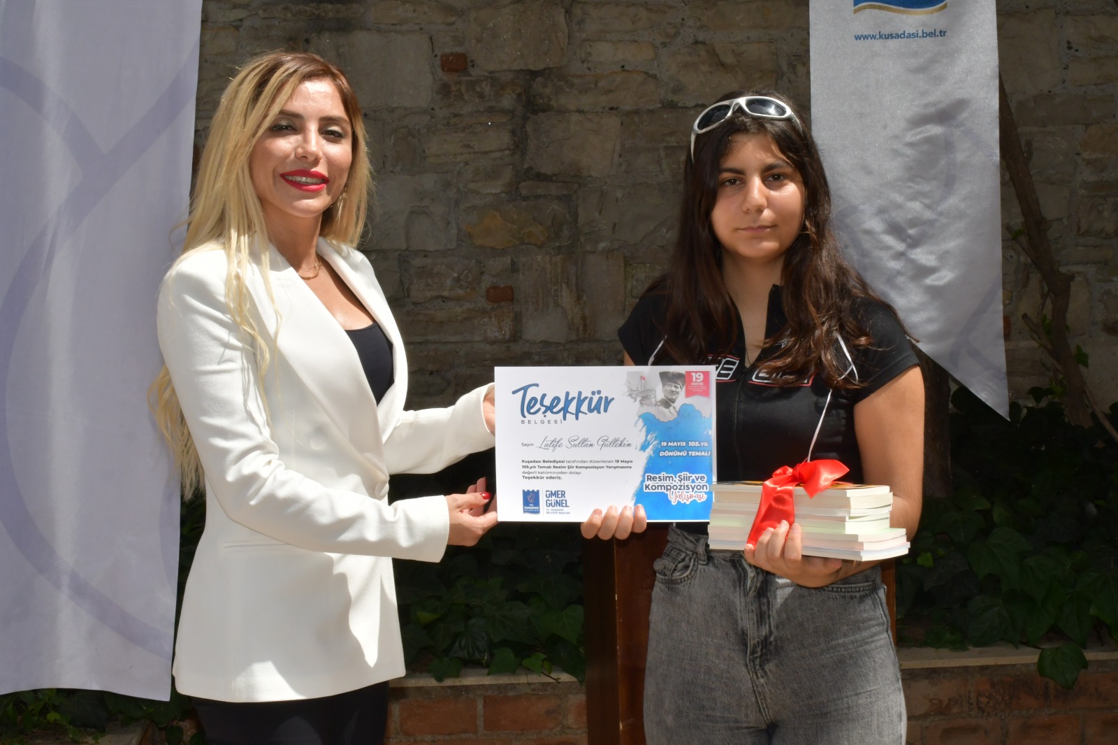 Kuşadası'nda 19 Mayıs'a özel düzenlenen yarışmanın ödülleri sahiplerini buldu