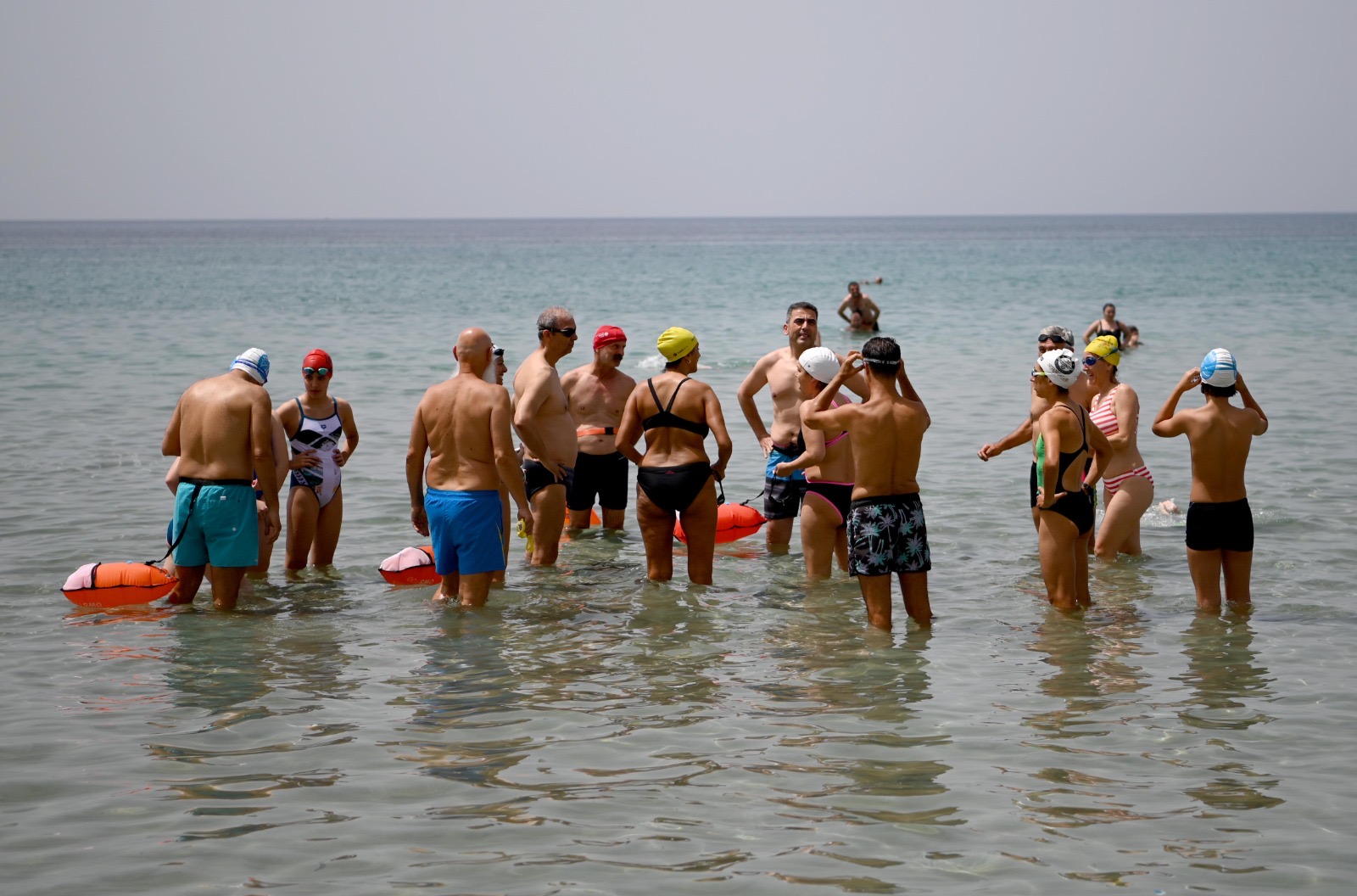 Atatürk anısına 2 bin metre kulaç attılar