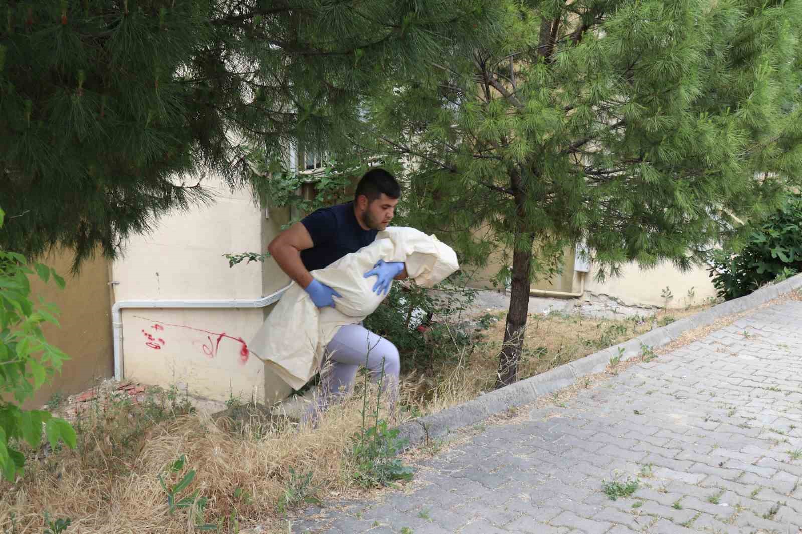 14 katlı binanın 8. katından düşen minik Umut yaşamını yitirdi