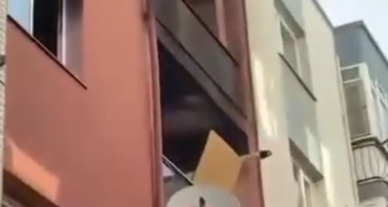 Anne ve anneannesi kurtarıldı, 2 yaşındaki çocuk hayatını kaybetti