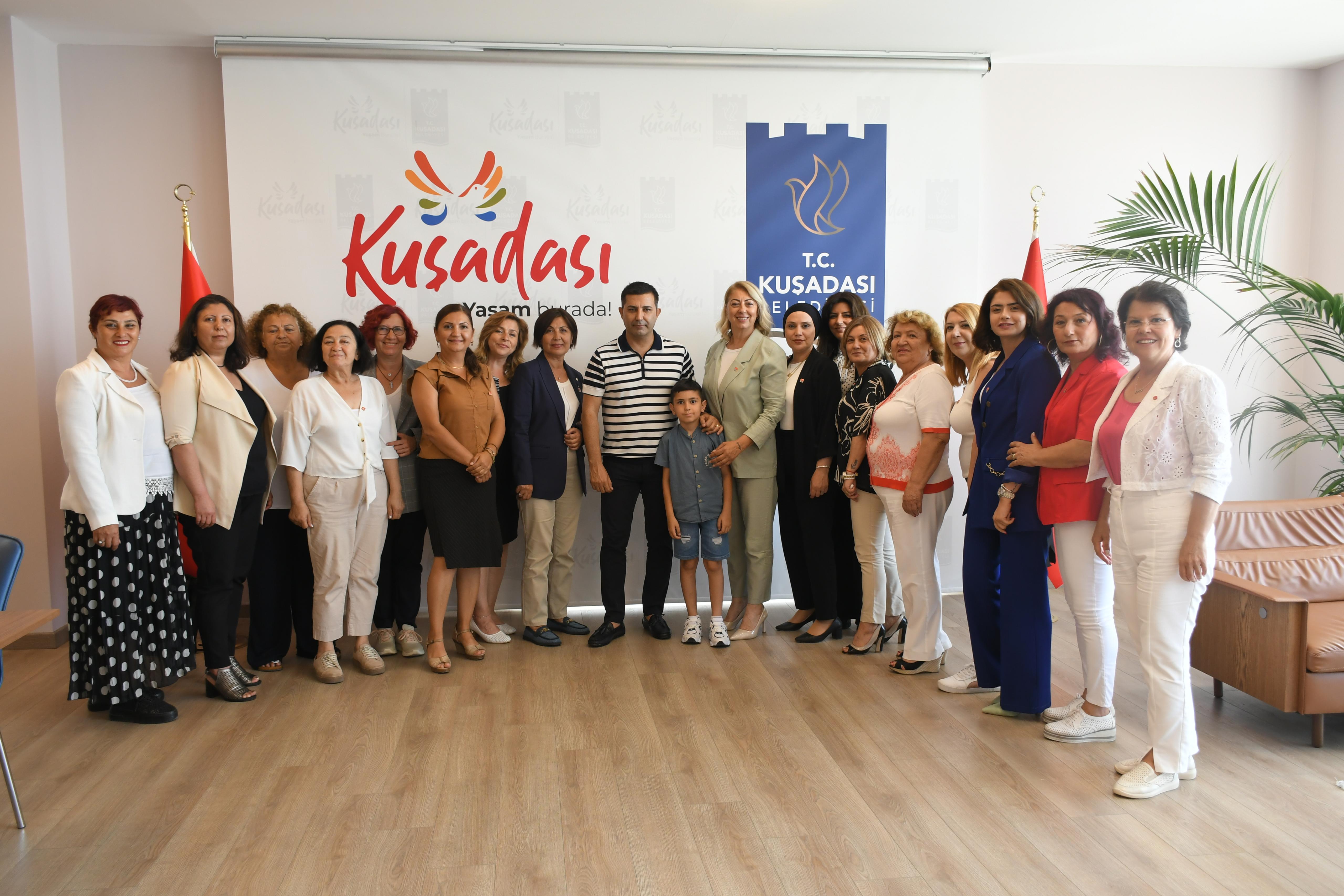 Başkan Ömer Günel yeni CHP Kadın Kolları yönetimi ile bir araya geldi