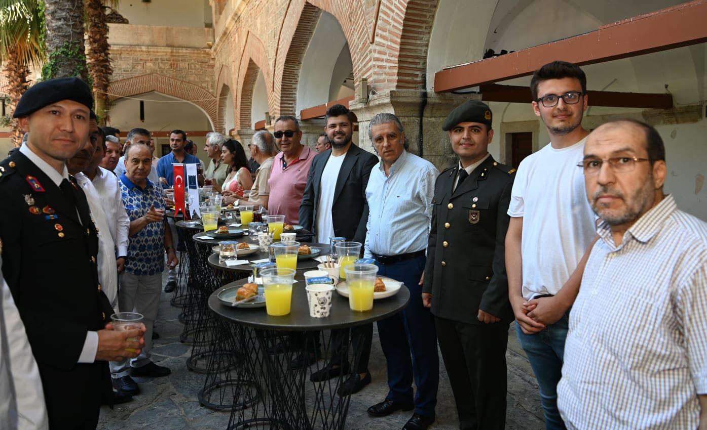 Kuşadası’nda bayramlaşma töreni!