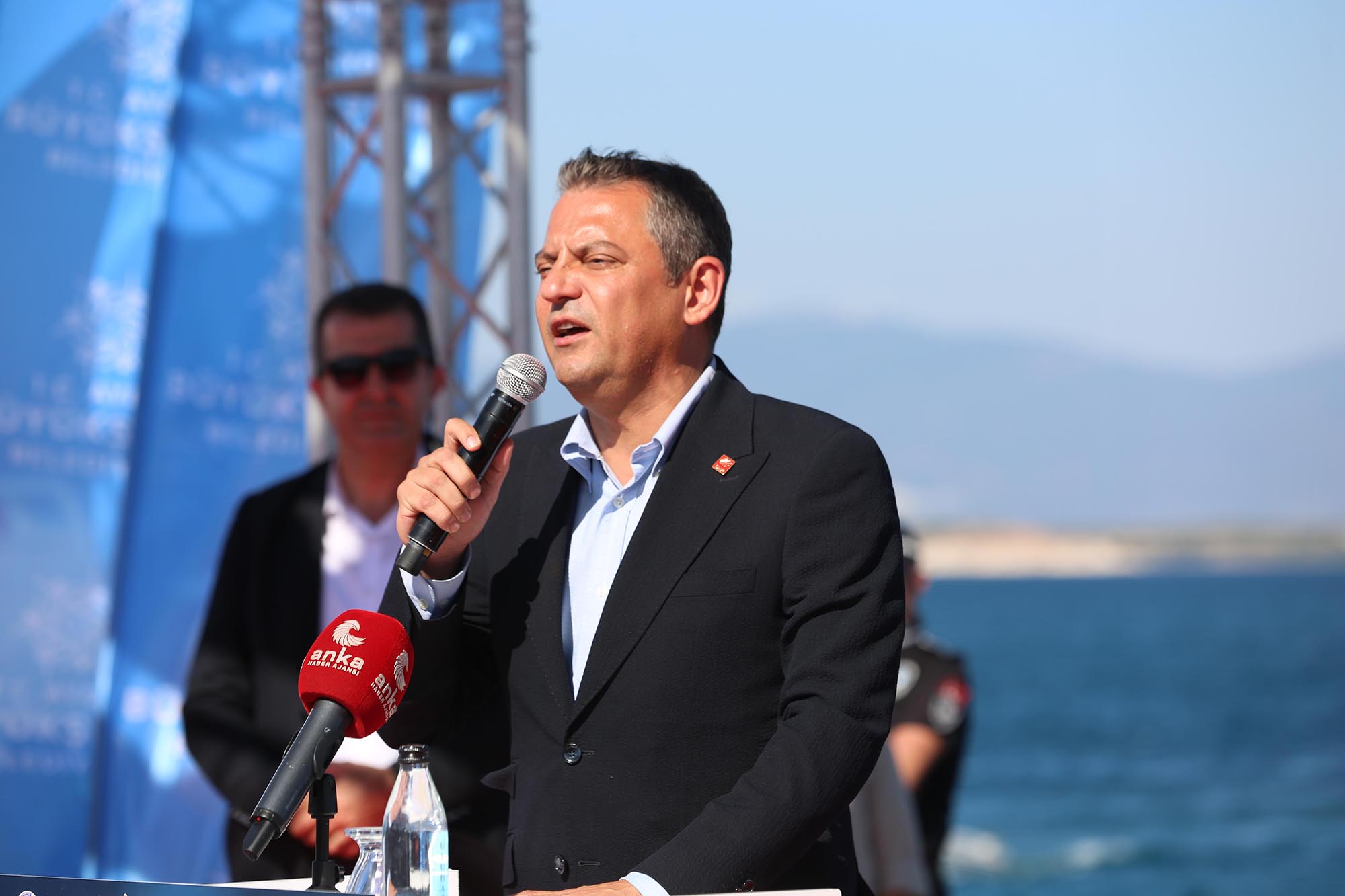 Başkan Ömer Günel, Özgür Özel ile deniz otobüsü seferine katıldı