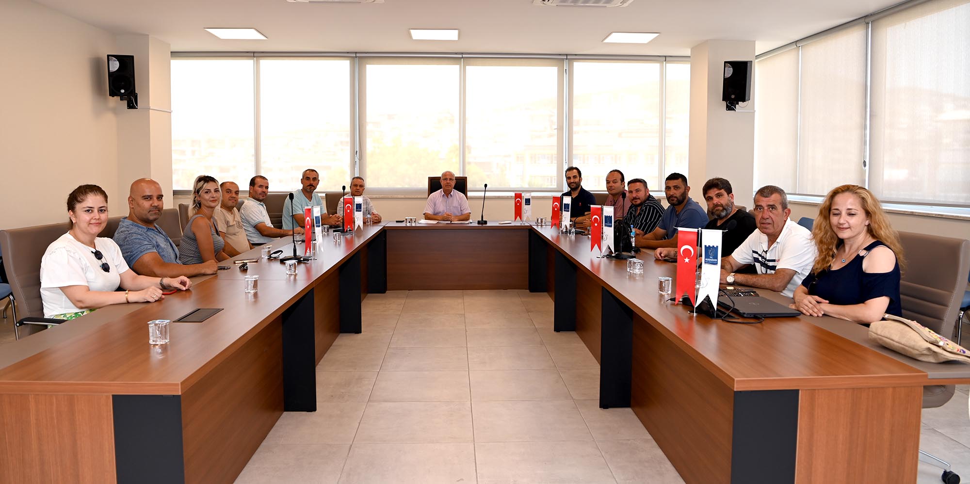 KUŞADASI BELEDİYESİNDE ÇALIŞANLARI MAAŞ ALACAĞI KALMADI