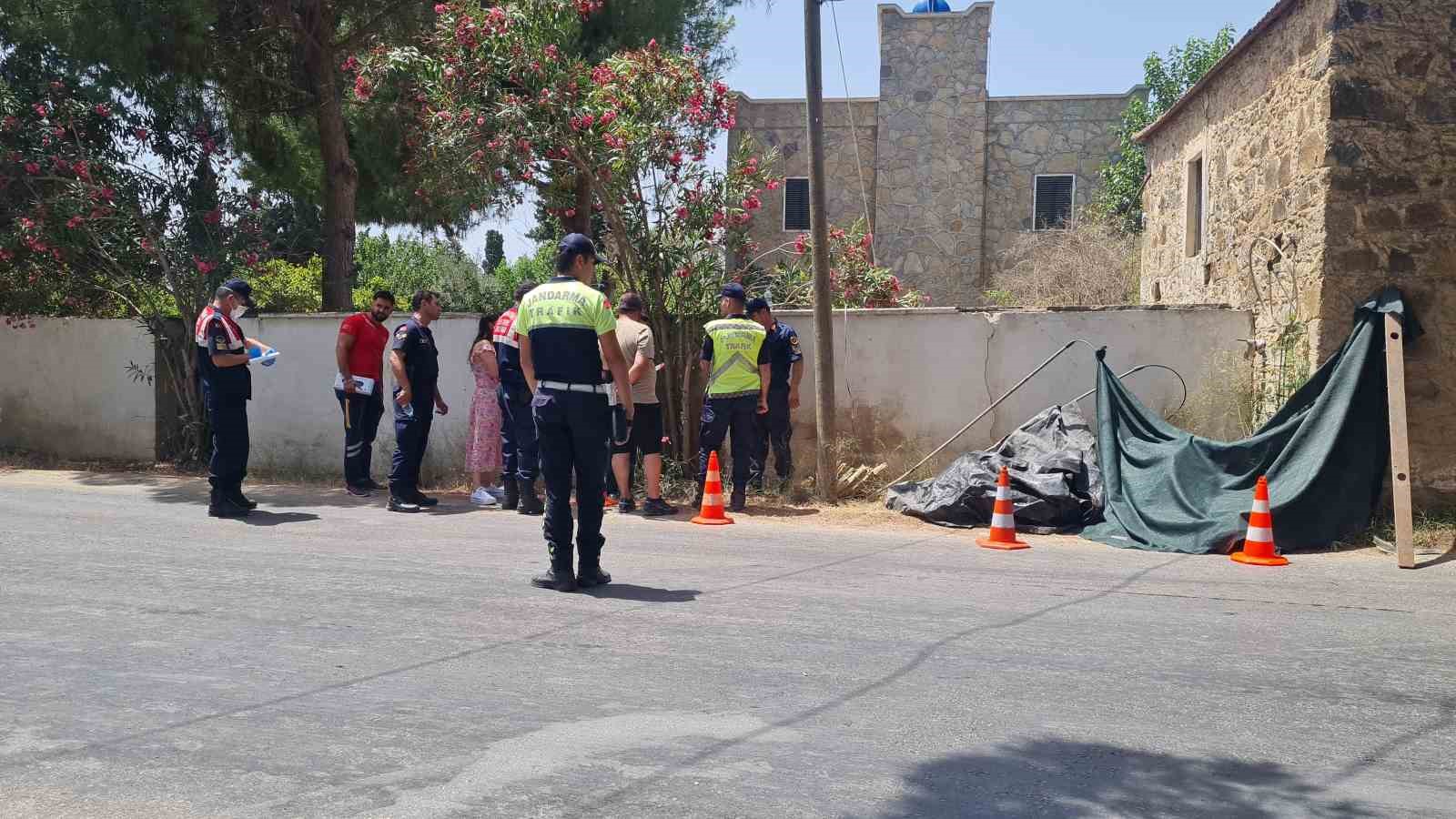 Bodrum’da feci kaza: Araca çarpan motosikletteki 2 genç hayatını kaybetti