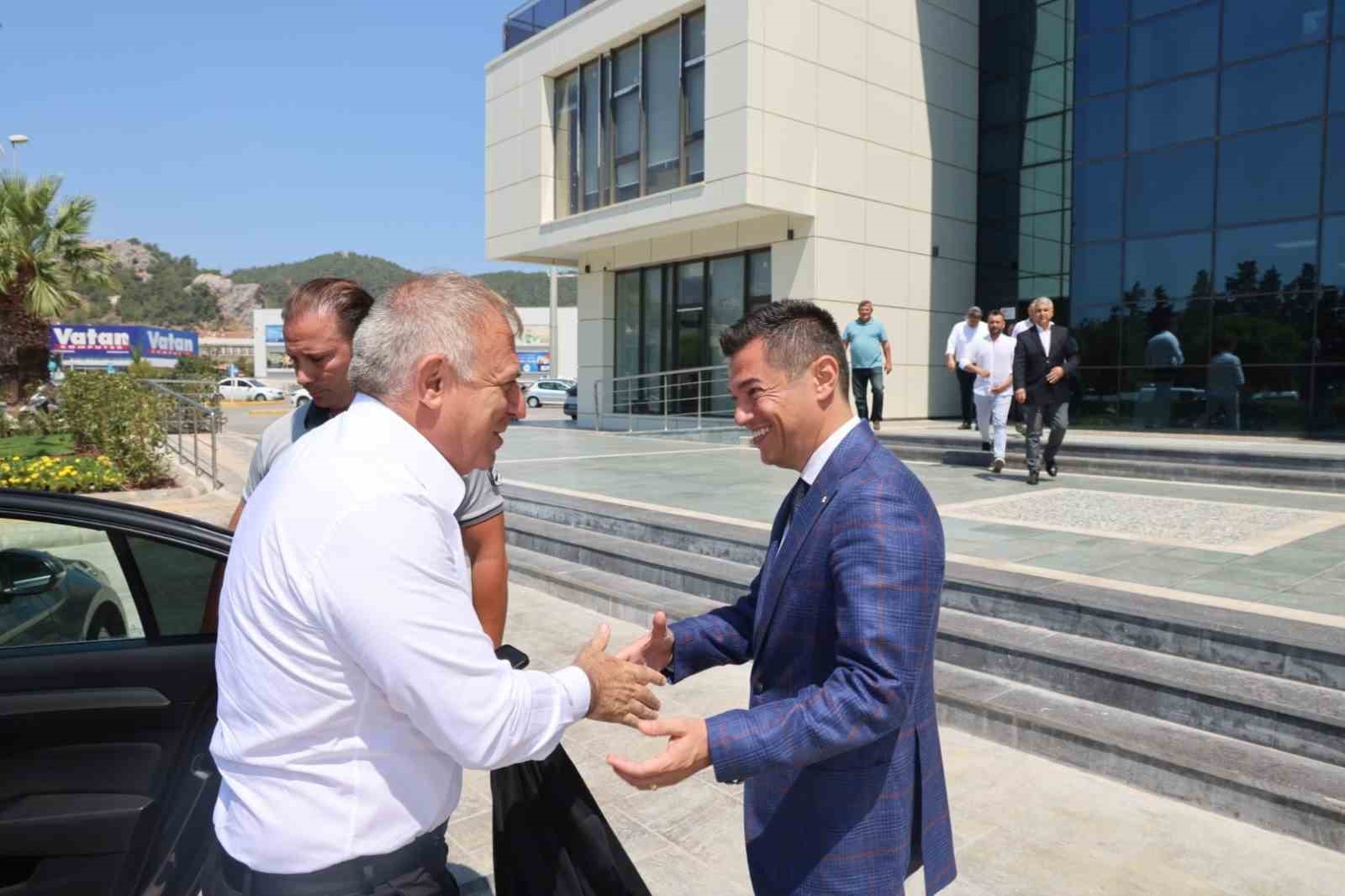 Başkan Ünlü, CHP Genel Başkan Yardımcısı Zeybek’i ağırladı