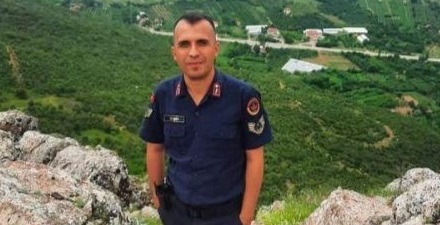 Jandarma astsubay yeni görev yerine giderken kazada hayatını kaybetti