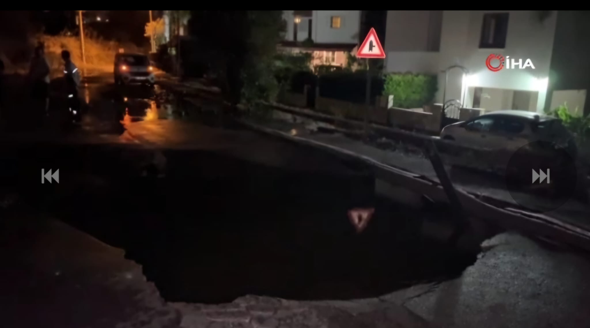 Bomba gibi patladı, yine tonlarca su israf oldu