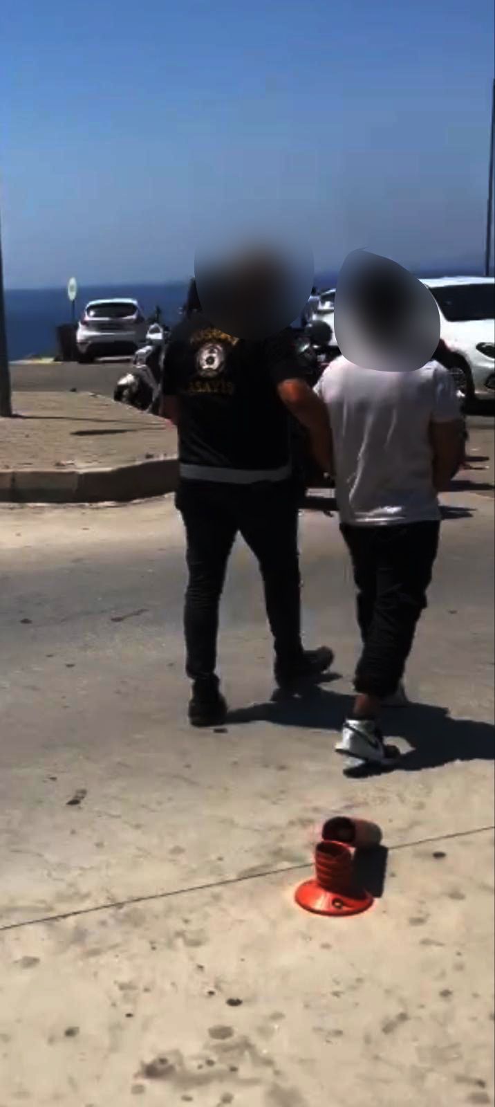 Kuşadası'nda Suçlulara Aman Yok! Asayiş Ekipleri 3 Zanlıyı Yakaladı