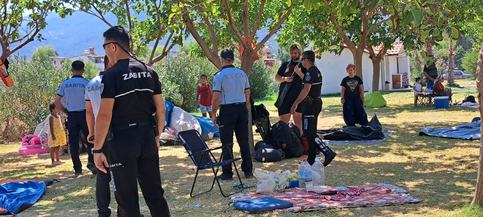 Kuşadası Plajların da Uygunsuz Çadır Kamplarına İzin Yok