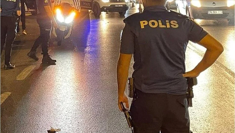 Küçücük camdan girip, 5 şoförün ekmek parasını çaldı