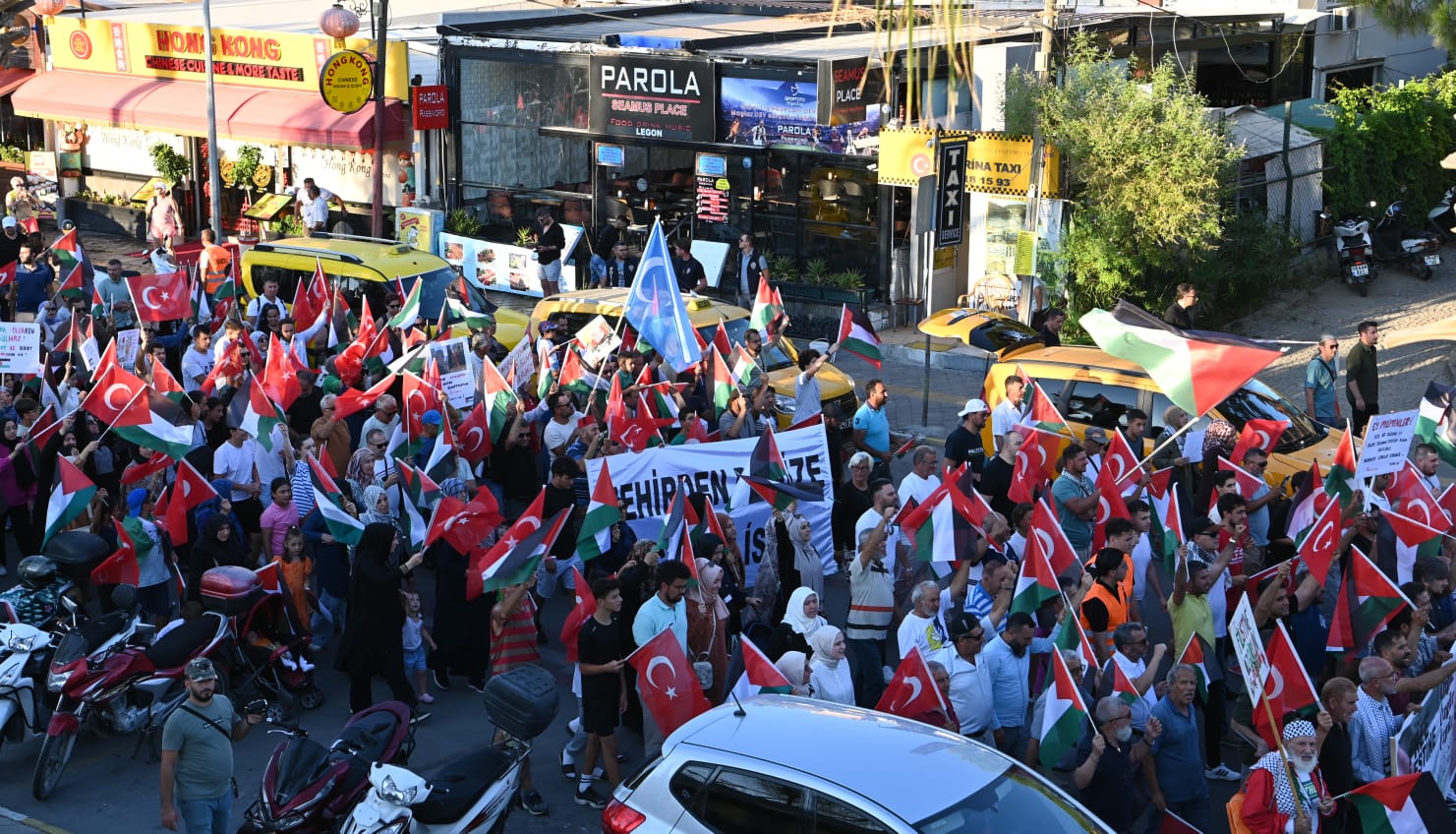 Kuşadası'ndan Gazze'ye destek yürüyüşü
