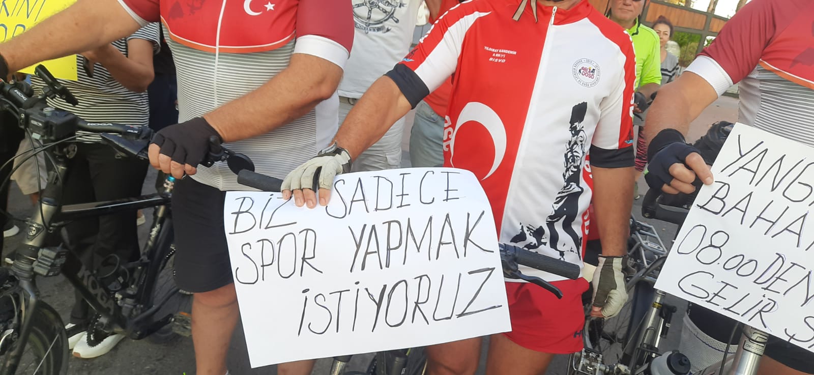 Güzelçamlı'da Milli Park Giriş Yasağı Protesto Edildi