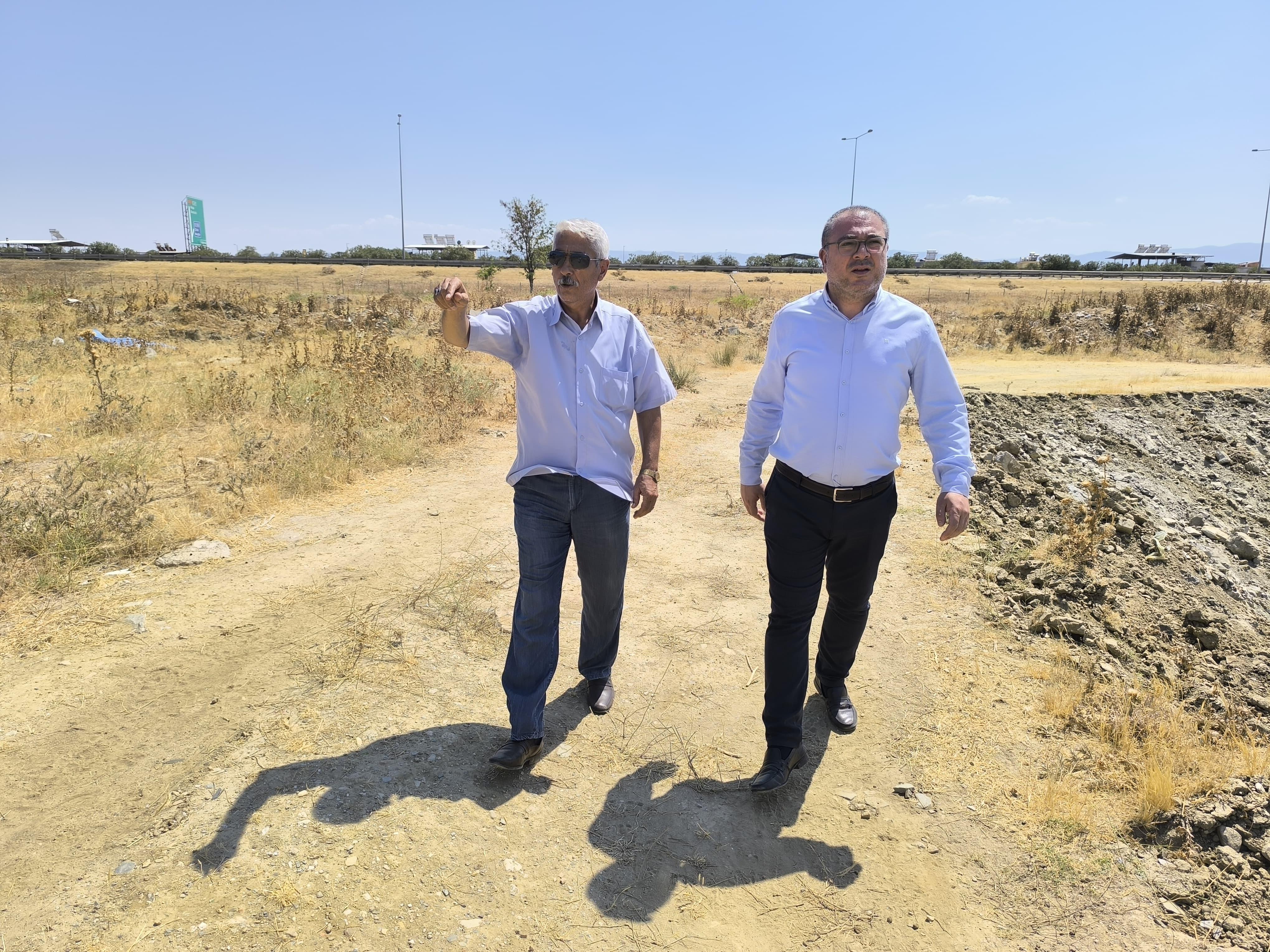 Vekil Karakoz, adliye sarayını sordu