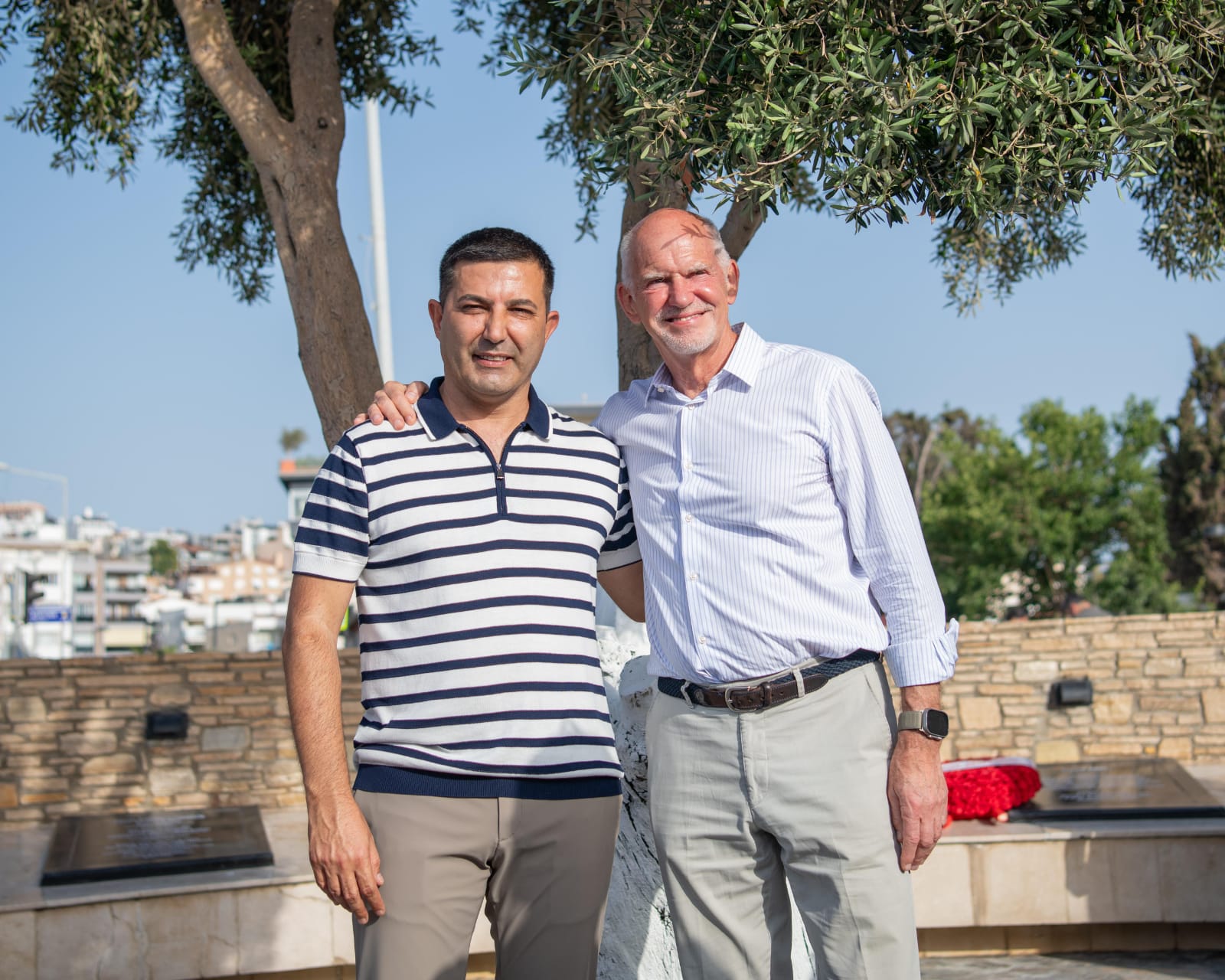 Ege'nin karşıyakasından Kuşadası'na dostluk ve dayanışma mesajı