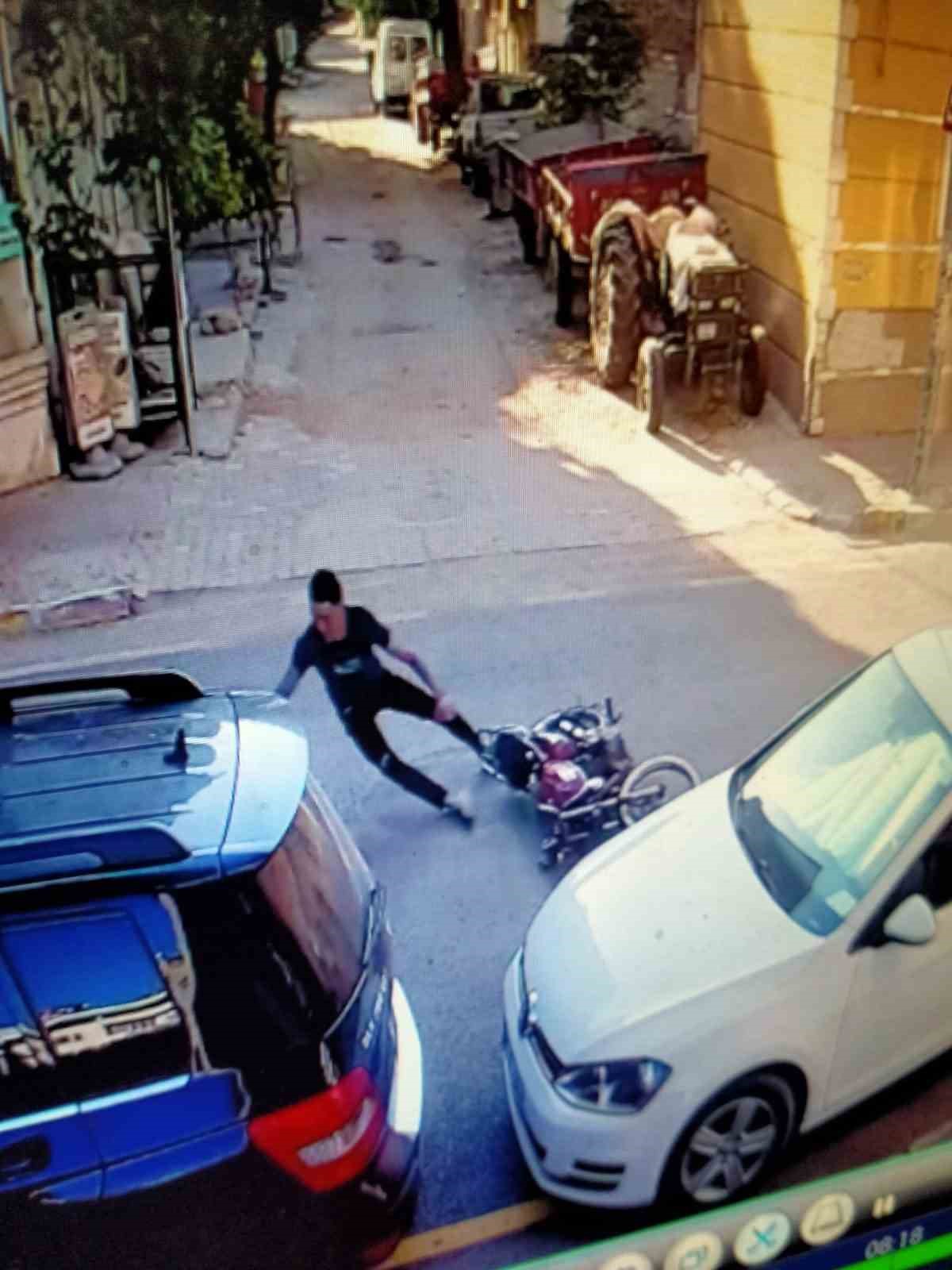 Güvenlik Kamerası Kaydetti: Motosikletli Genç, Mucizevi Kurtuluş Yaşadı