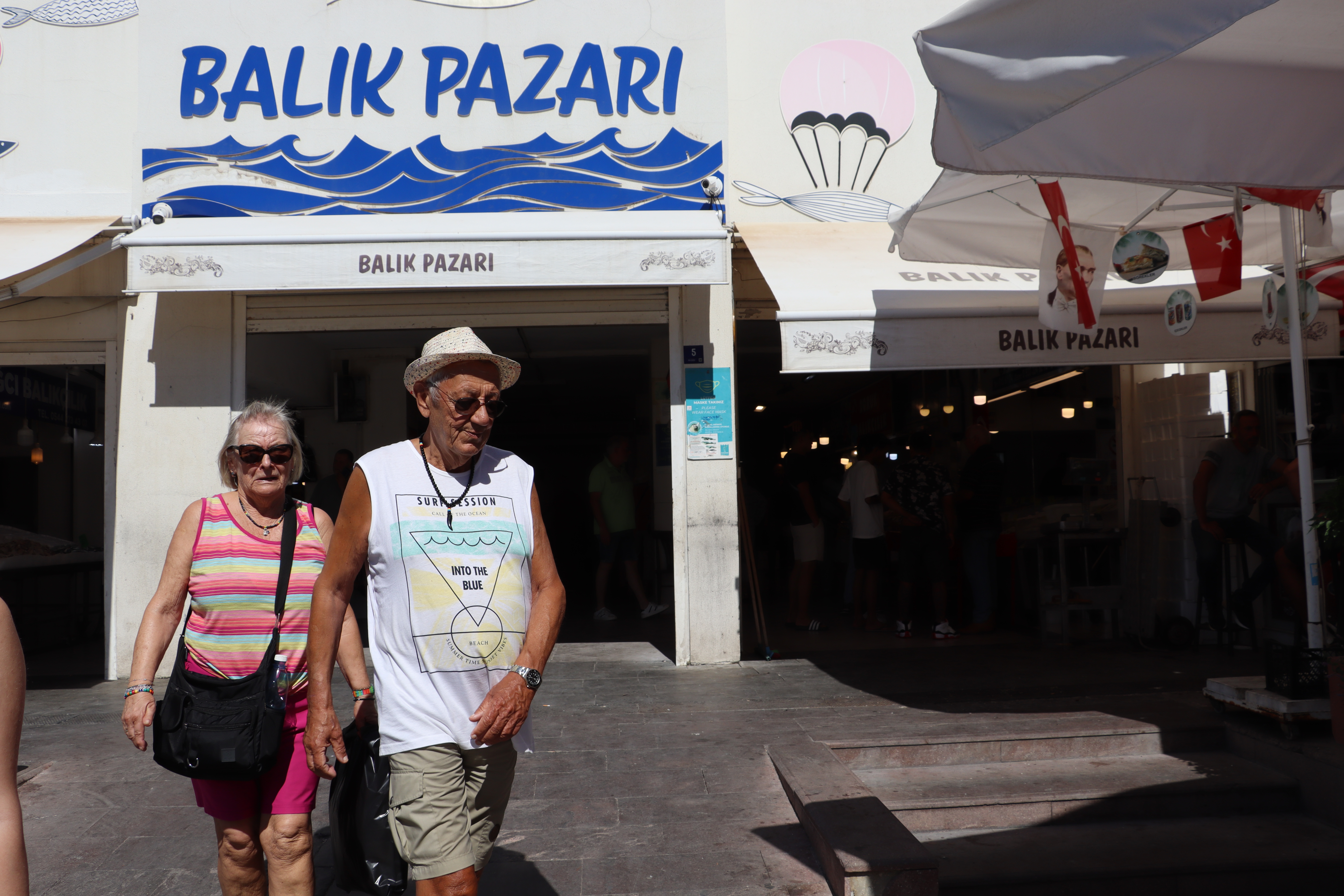 Kuşadası Balık Pazarları Renklendi, Cüzdanlar Güldü!