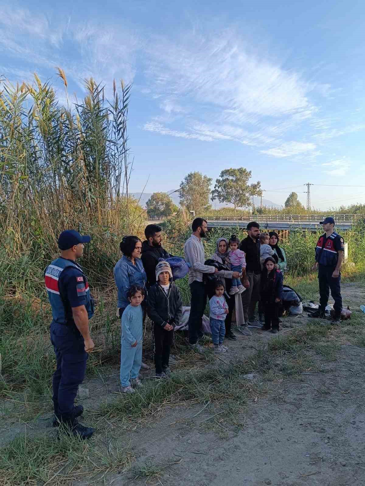 Söke'de Sazlıklarda Yakalanan 13 Düzensiz Göçmen Geri Gönderme Merkezine