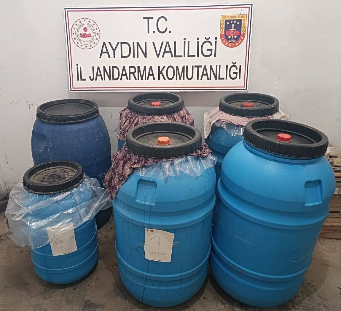 İncirliova'da Evde Üretilen 520 Litre Kaçak Alkol Ele Geçirildi