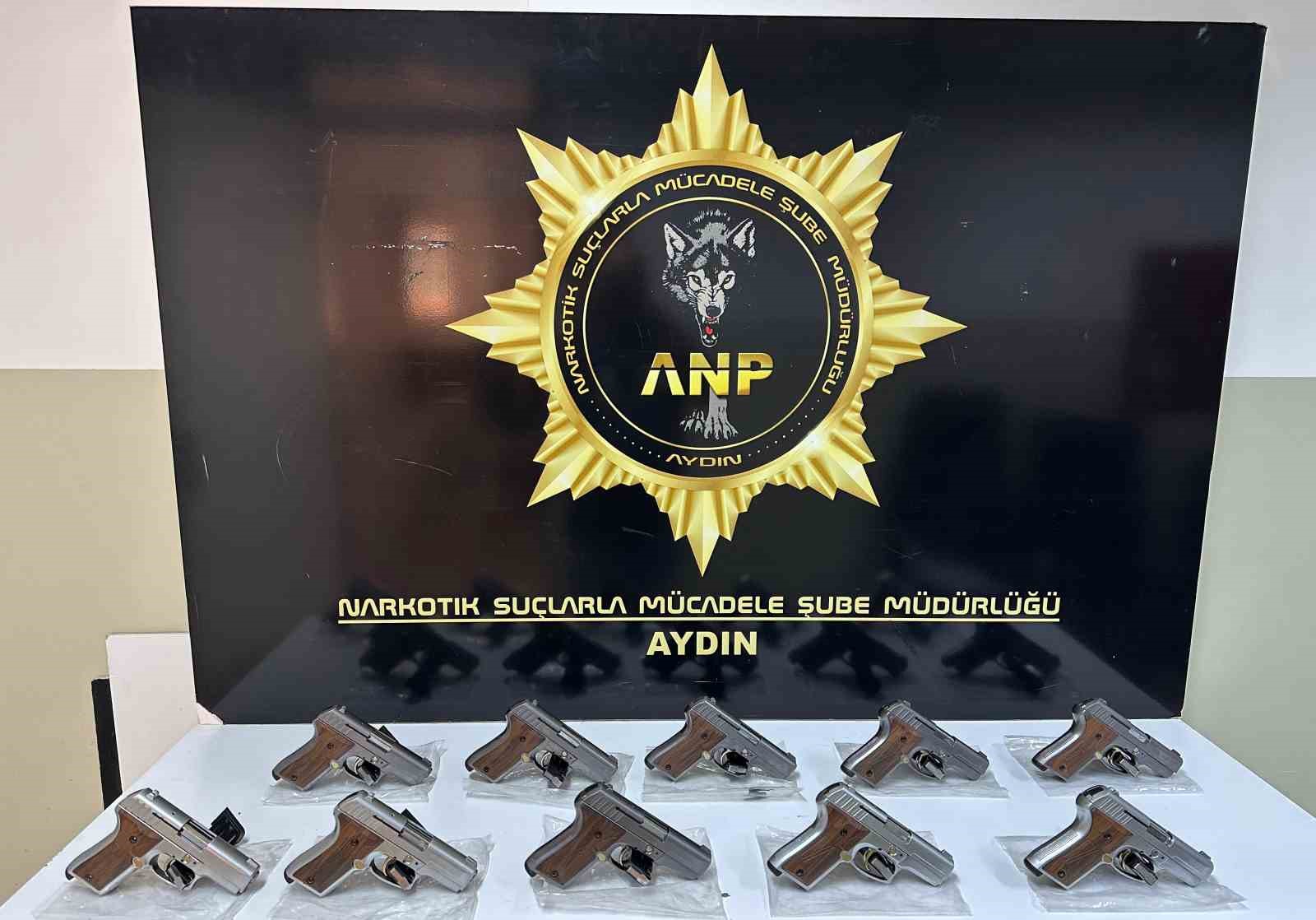 Aydın'da Narkotik Operasyonunda Silah Kaçakçılığı Çakıldı