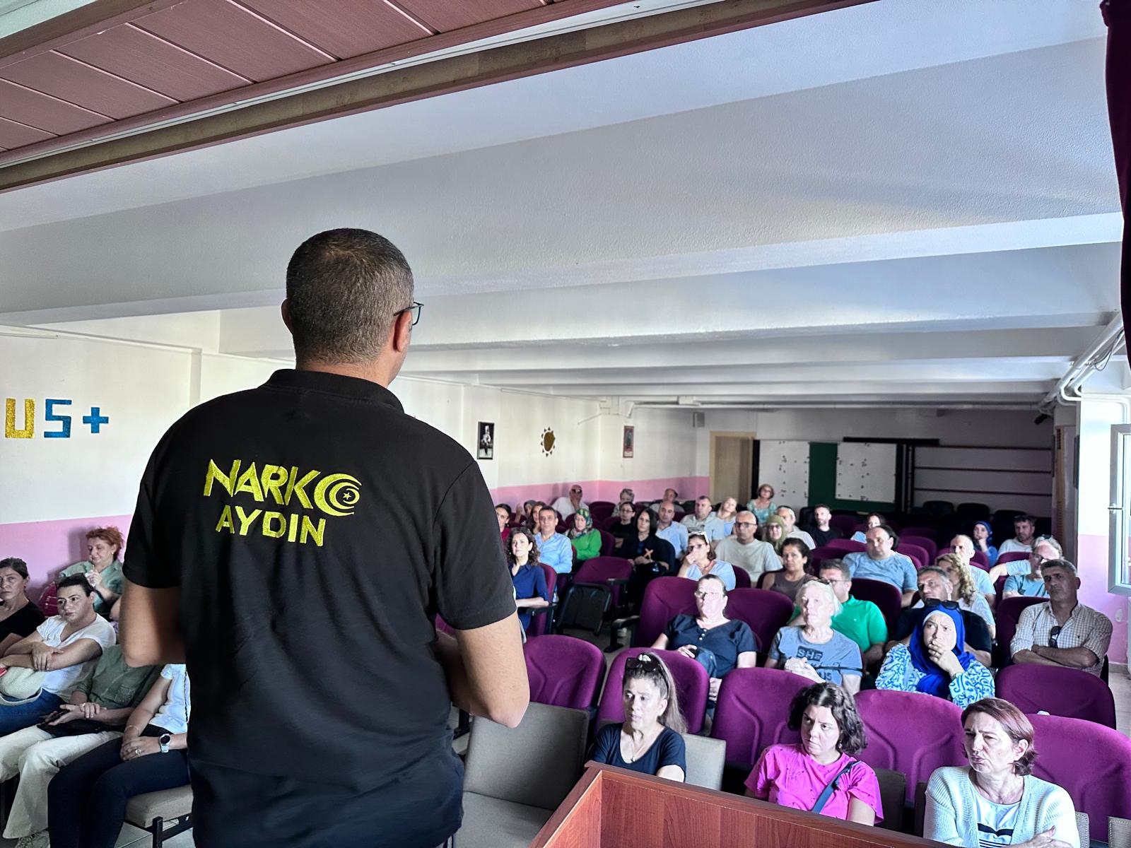 Kuşadası'nda Uyuşturucuyla Mücadeleye Sokaktan Destek