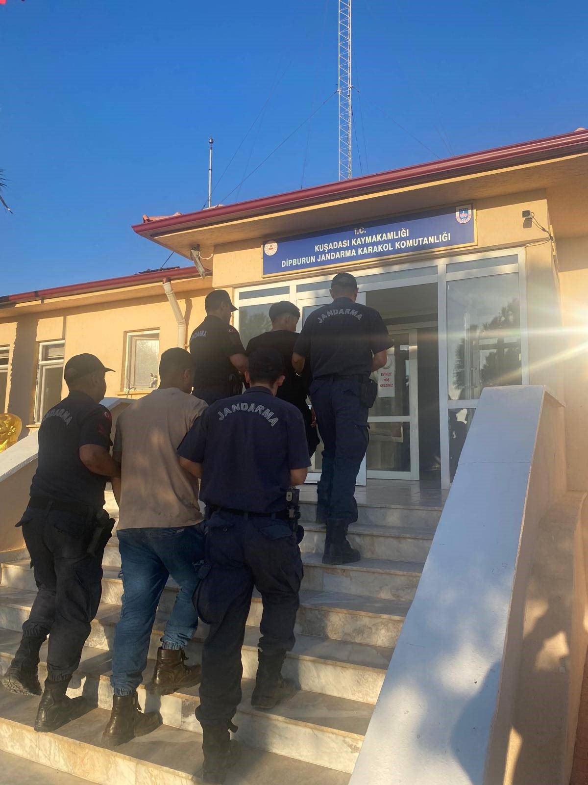 Yüzerek karşıya geçeceklerdi, jandarma yakaladı
