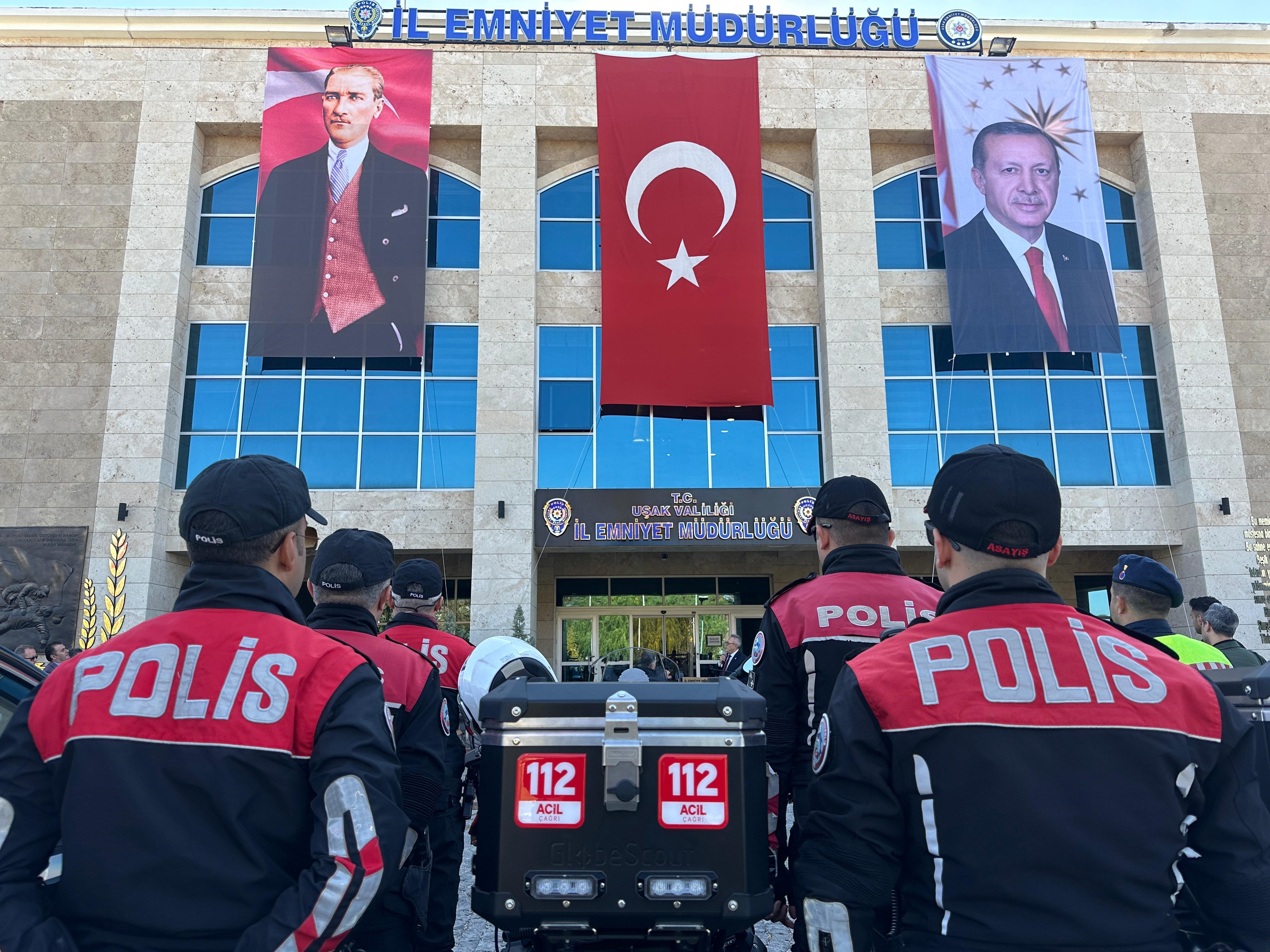 Emniyet ve jandarmaya 18 yeni hizmet aracı teslim edildi