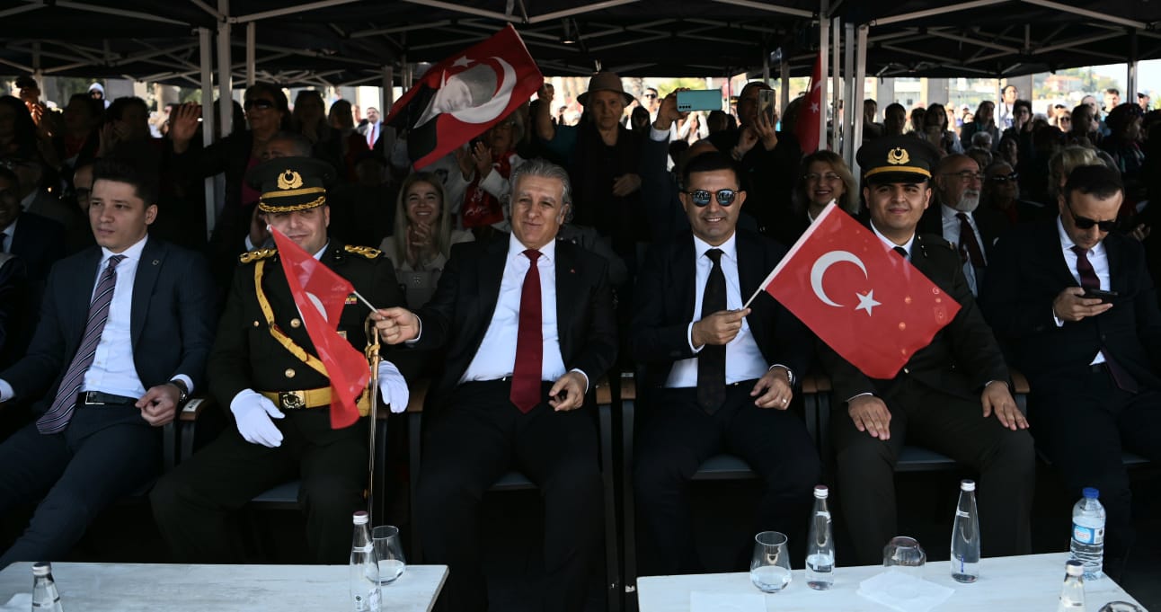 Kuşadası’nda Cumhuriyet Bayramı coşkuyla kutlandı