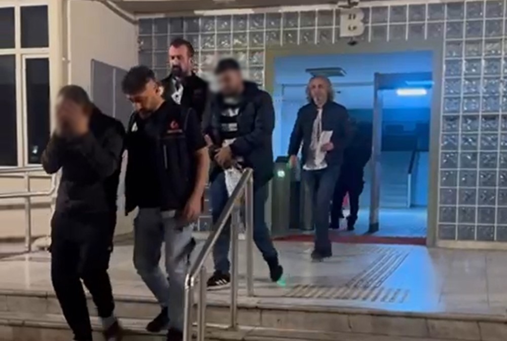 Aydın'da narkotik ekiplerinden eş zamanlı operasyon: 2 tutuklama