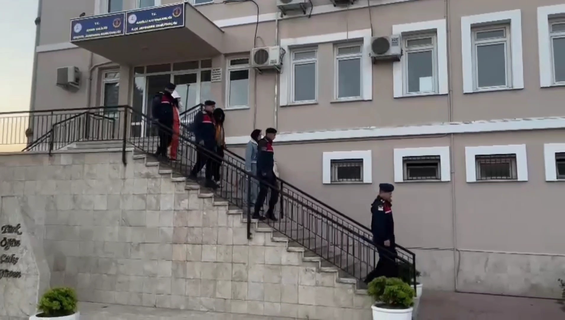 Çalışma izni olmayan yabancı uyruklu 4 şahıs yakalandı
