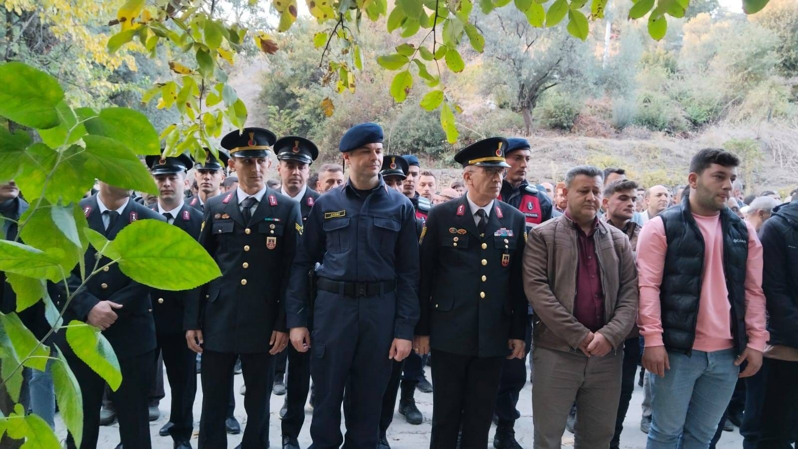 Terör gazisi Sarıer'i son yolculuğunda jandarma yalnız bırakmadı